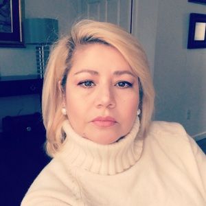 Meet your Posher, Lorena